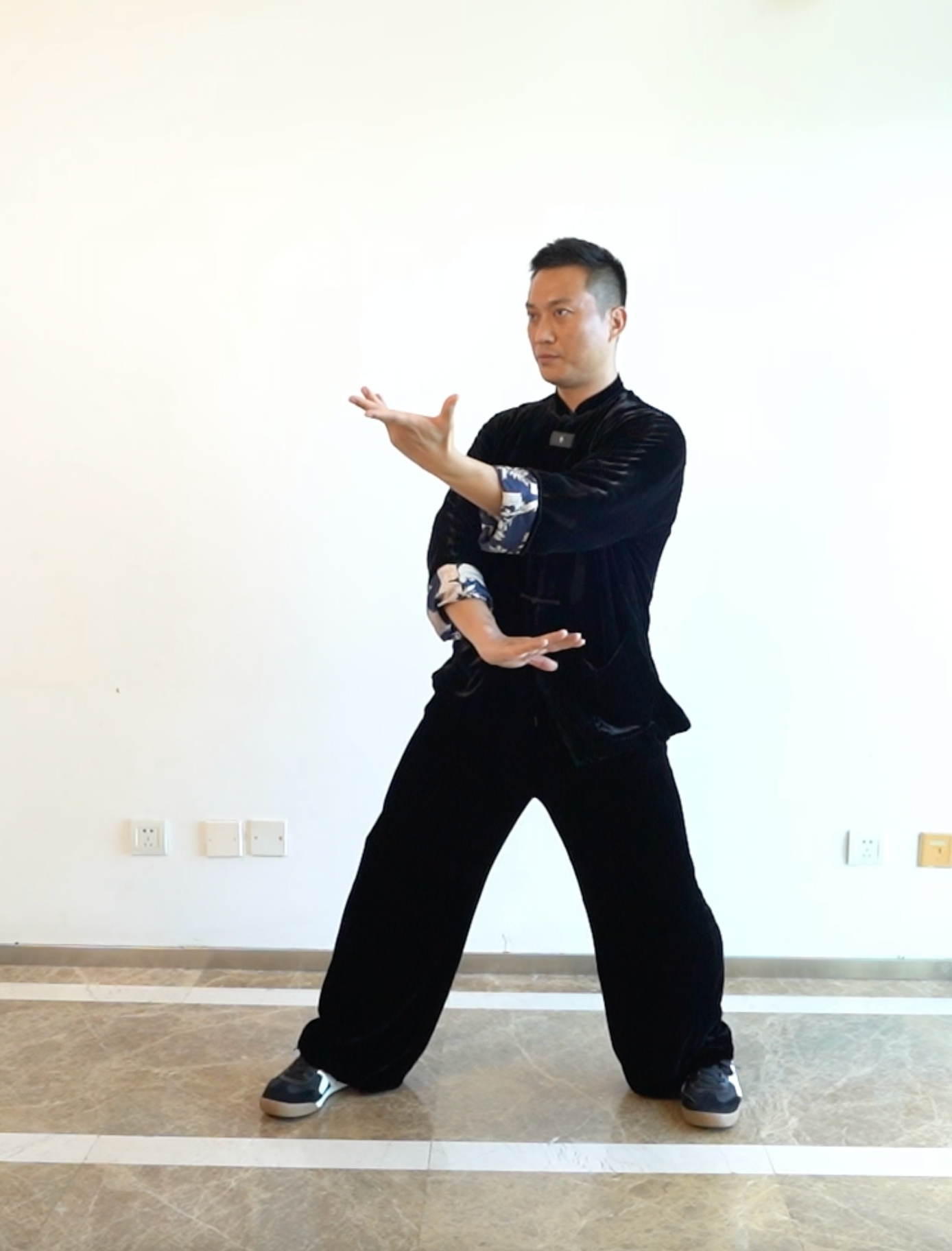 30-Minute Qigong Routine — 9 Healing Energy Movements for Balance & Vitality